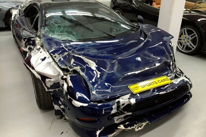 Jaguar XJ220